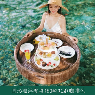 Piscina plato de frutas ratán flotante redonda bandeja de aguas termales Bali Vietnam desayuno cesta B & B Villa