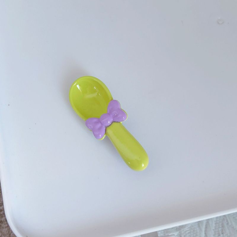 メーカー卸売りの蝶結びの自嘲熊の人形の乾燥ご飯のスプーンのクリップは綿の人形の部品のアヒルの口のクリップを飾ります。|undefined