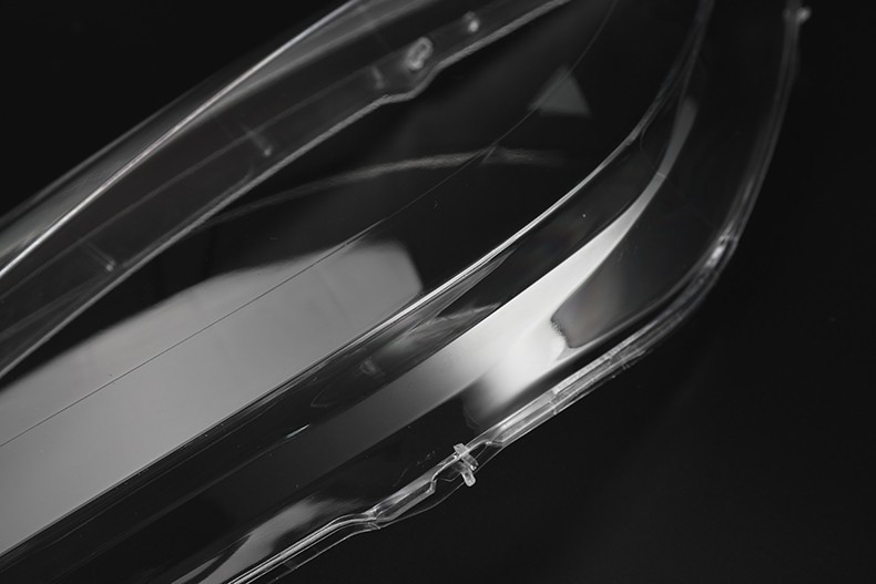 Suitable for Peugeot 307 headlight 03-07 old 307 headlight PC transparent lampshade lamp mask lamp shell