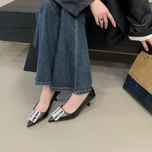 欧洲站2025秋季新款真皮尖头平跟水钻时尚气质平底鞋女浅口单鞋潮