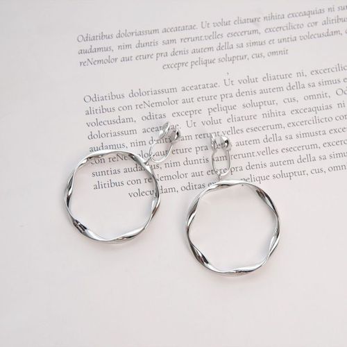 Sweet and Cool Girl | Distinctive Circle Painless Mosquito Coil Earrings for Girls without Piercings, High-End Sense of Exaggeration