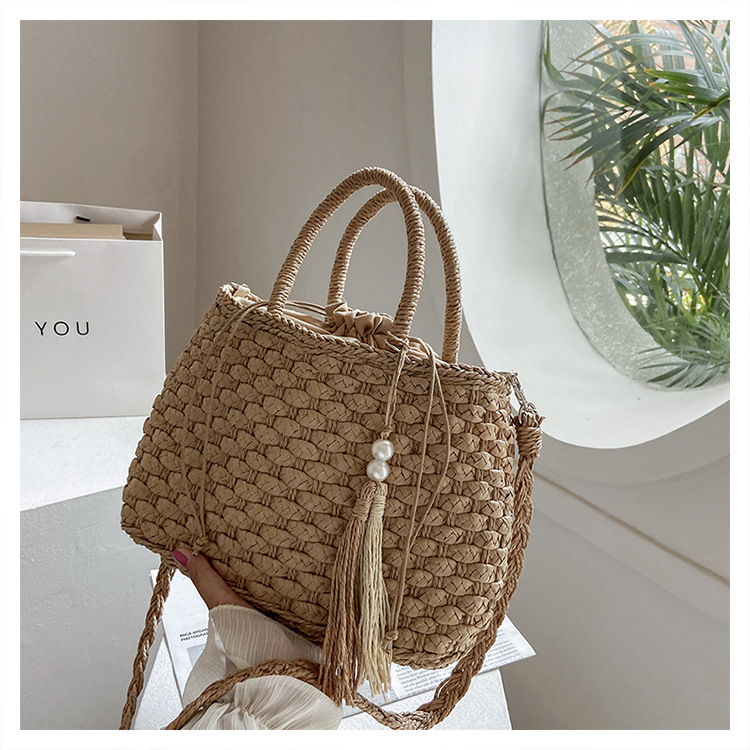 Fashion Straw Woven Messenger Tassel Bag display picture 2