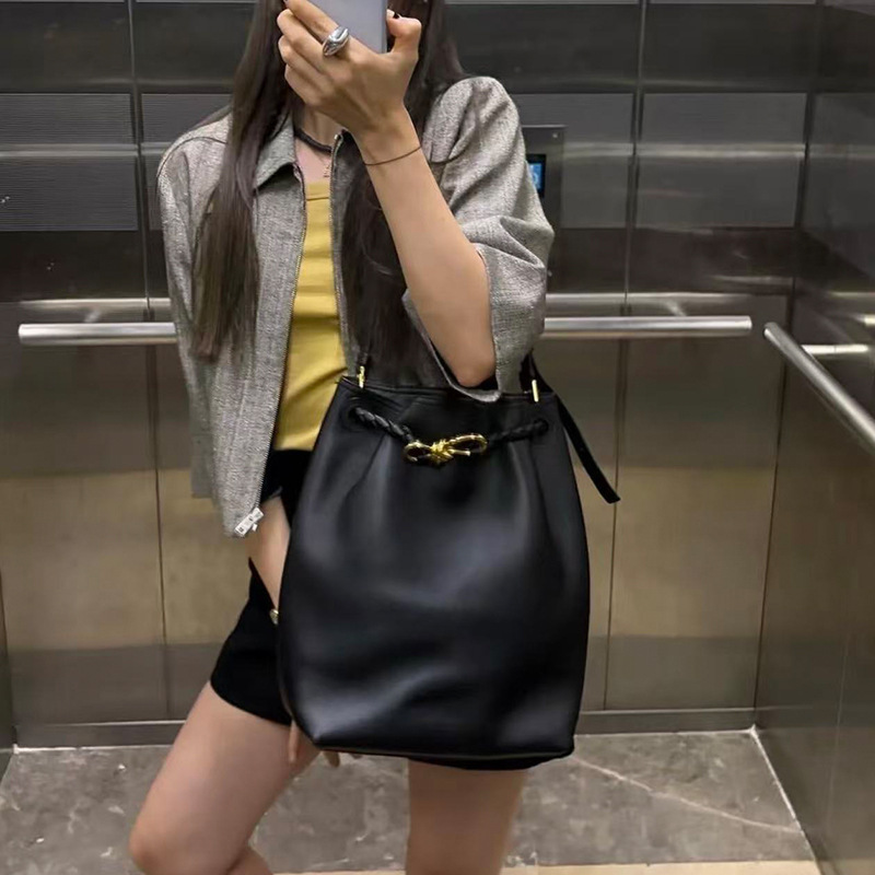 25 New Models of A*Di*Mo B*Ck*T Bowknot Bucket Bag, Single Shoulder Crossbody Bag, Women's Hobo Bag, Underarm Bag 25 New Models of A*Di*Mo B*Ck*T Bowknot Bucket Bag, Single Shoulder Crossbody Bag, Women's Hobo Bag, Underarm Bag