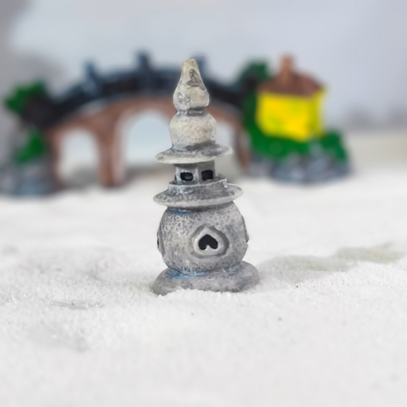 Venta caliente micro paisaje rocalla decoración zen tres piscinas luna luna pequeña torre de piedra linterna palacio antiguo pecera paisajismo punto cabello directo