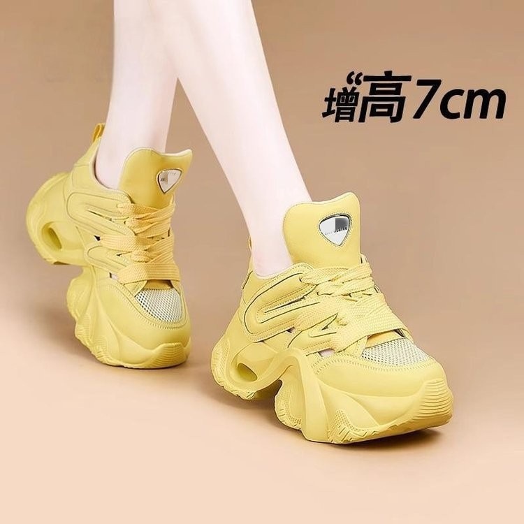 Pequeñas sandalias deportivas de suela gruesa para mujeres, zapatos huecos de verano 2026 nuevos zapatos de muffin cómodos