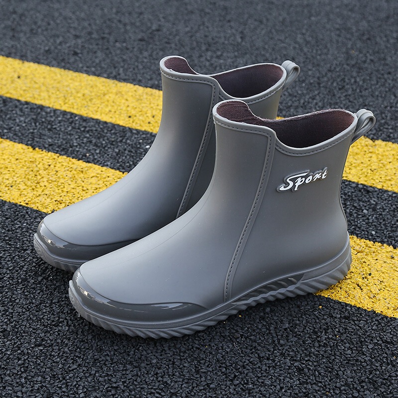 Fashion rain boots men's mid-calf rain boots non-slip wear-resistant kitchen work rubber shoes men's car wash fishing labor protection water shoes