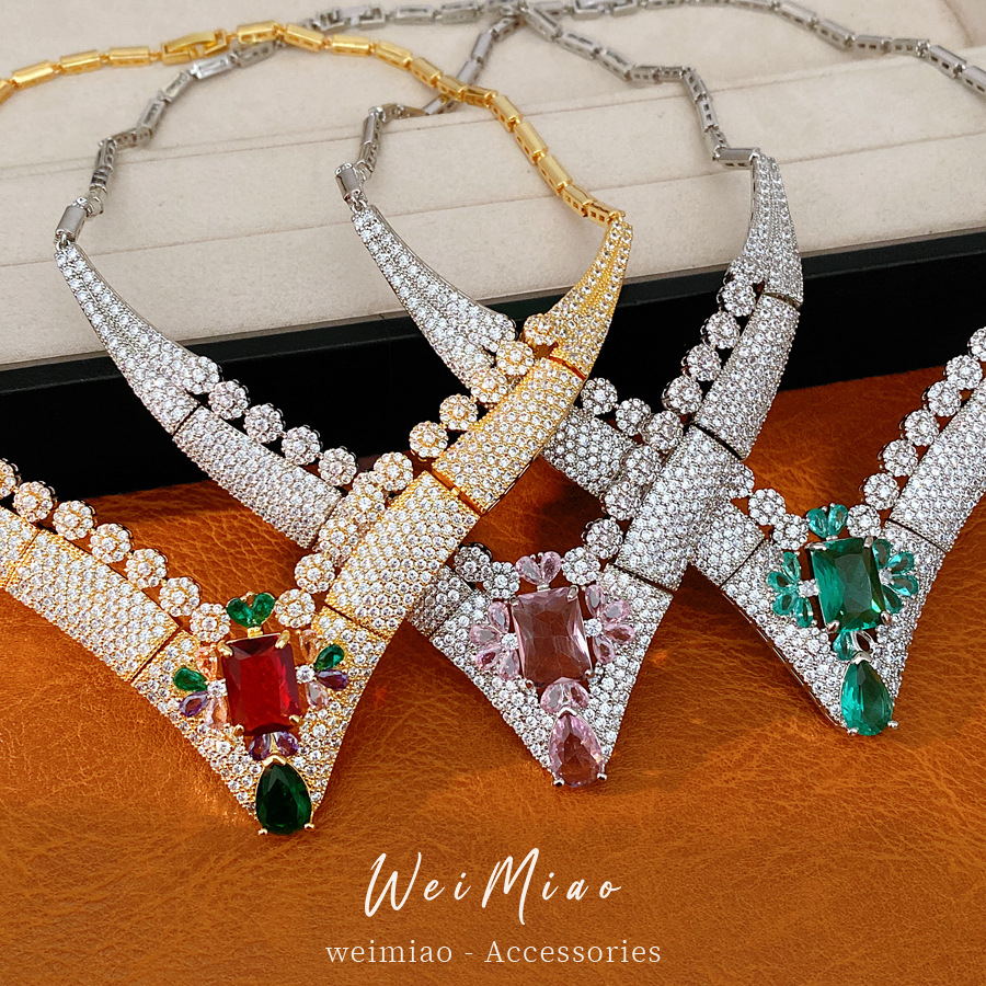 18 quilates de oro verdadero collar de flores de piedra cuadrada estilo palacio retro clavícula collar ligero lujoso de alta calidad para mujeres