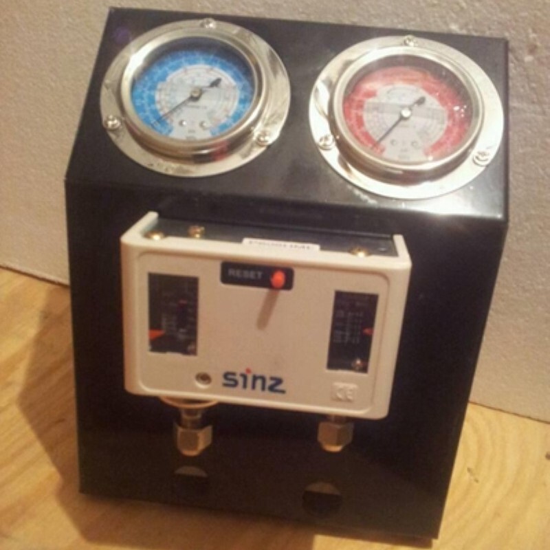 Refrigeration unit cold storage air conditioning equipment Oil filling height pressure gauge oil pressure difference pressure controller double voltage control switch
