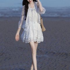 夏の新改良版甘い年齢軽減フレンチハイエンド白トップスとスカート痩身と肉をカバーするツーピースセット