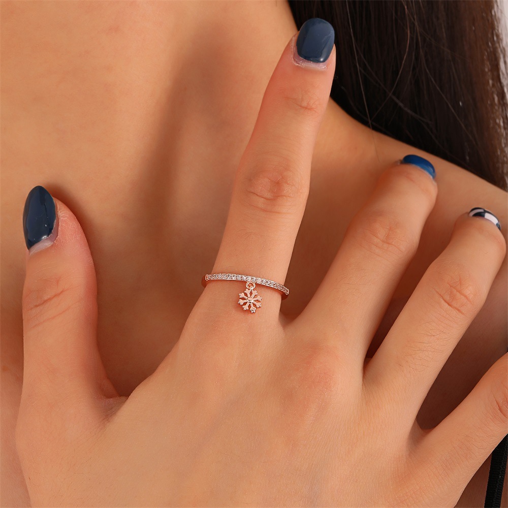 Simple Copper Inlaid Zircon Snowflake Ring New Creative Index Finger Ring Wholesale display picture 2