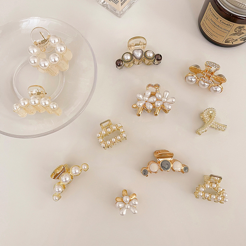 Pequeñas pinzas de cabello de perla temperamento feminino medio agarrado pinzas de cabello de borde pequeño adornamiento de cabeza de alto nivel no lastimar pinzas de cabello