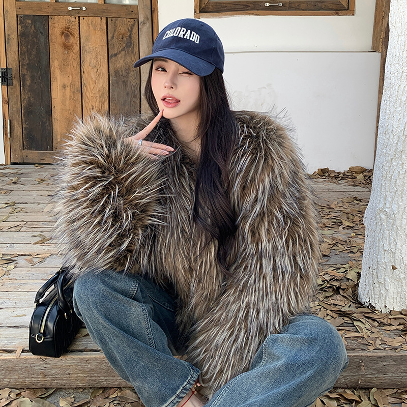 Real Shot of Eco-Friendly Fox Fur Winter Coat, Korean Style New Ultra-Short Model, Young Style Mink Fur Plush Raccoon Fur Coat