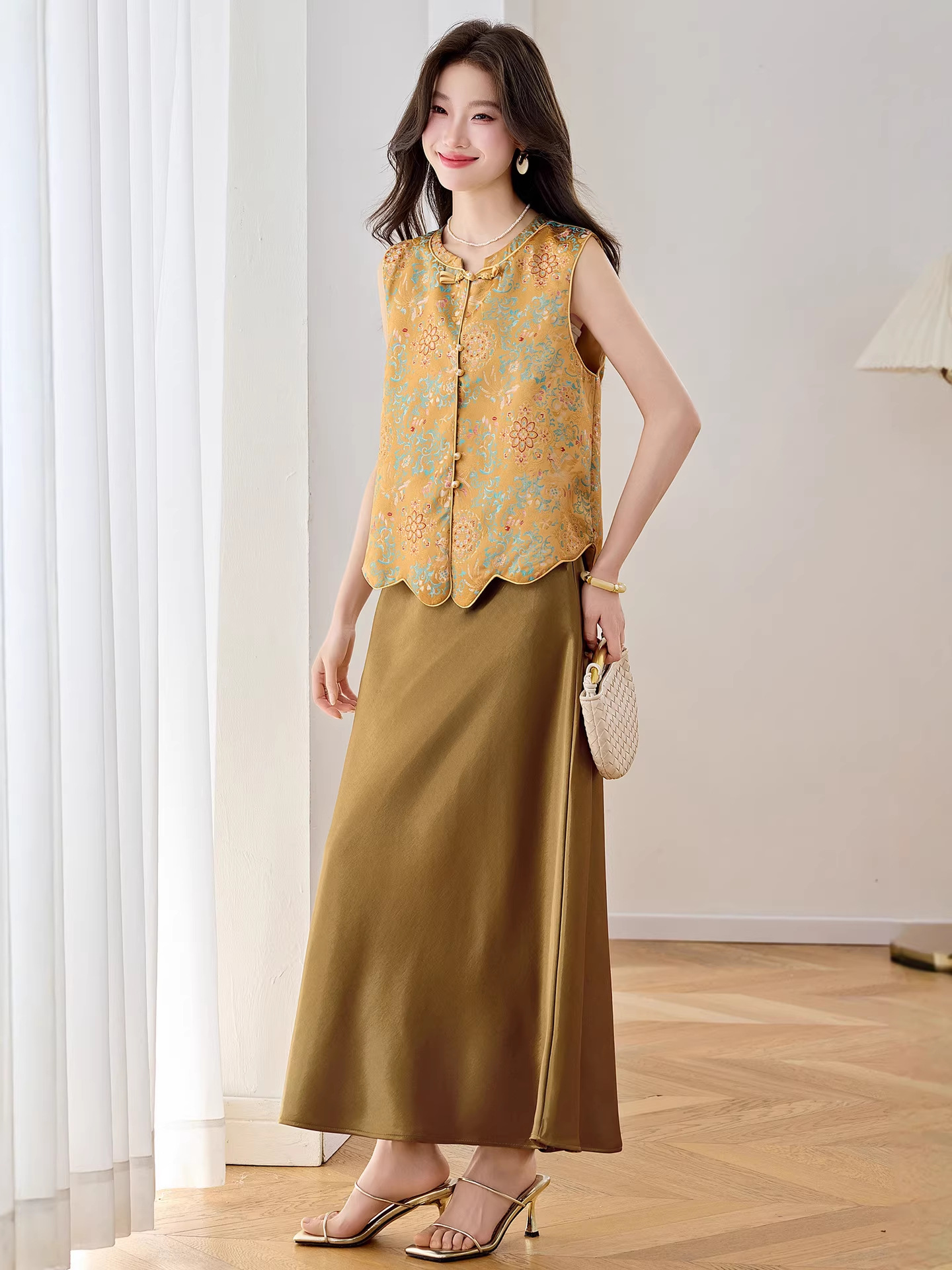 Set áo gile vest và chân váy maxi thắt eo phong cách tân cổ điển WA9509 — màu vàng