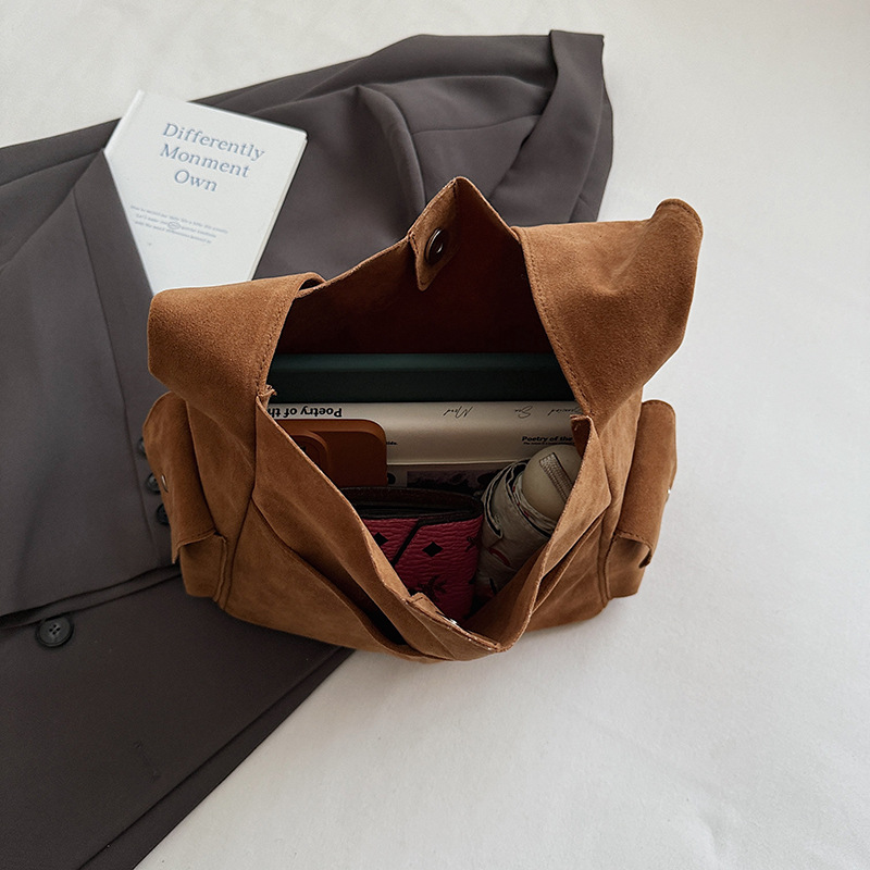 Transfronterizos otoño invierno bolsa de gran capacidad para mujeres 2025 nuevo retro gaúster bolso de cubo bolso de hombro universal