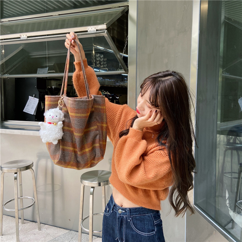 0981 Simple ins checkered woolen single-shoulder bag, hand-held cloth bag, student large-capacity shopping bag, laid-back style women's bag undefined