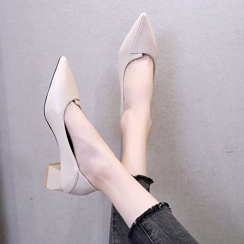 아이보리 뾰족한 발 뒤꿈치 높이 5cm