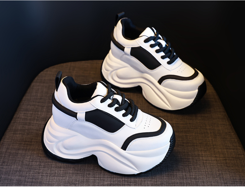 Giày sneaker nữ đế dày phối màu tăng chiều cao — Đen đỏ lót nhung chi tiết 5