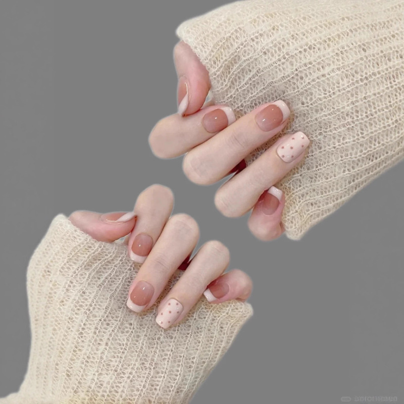 [Cold Autumn] Naifufu Milk White French Polka Dot Short Nails Handmade Wearable Nail Art Patch Fake Nail Finished Product