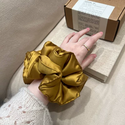Saç üçün rezinlər Hair Tie, Versatile Bun - yellow-mini-pillow-hair-tie