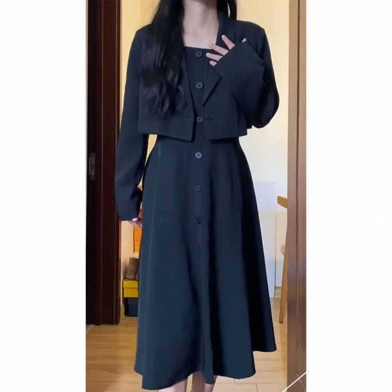 高级感大码微胖穿搭秋季西装外套黑裙子显瘦遮肉吊带连衣裙套装春