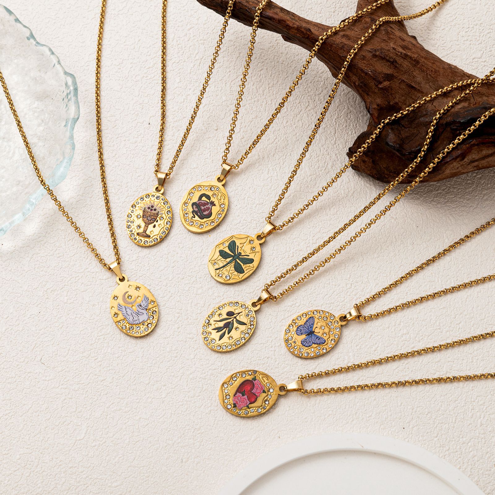 彩绘钛钢项链跨境热销蝴蝶蛇蜻蜓天鹅石榴椭圆镶钻时尚轻奢锁骨链