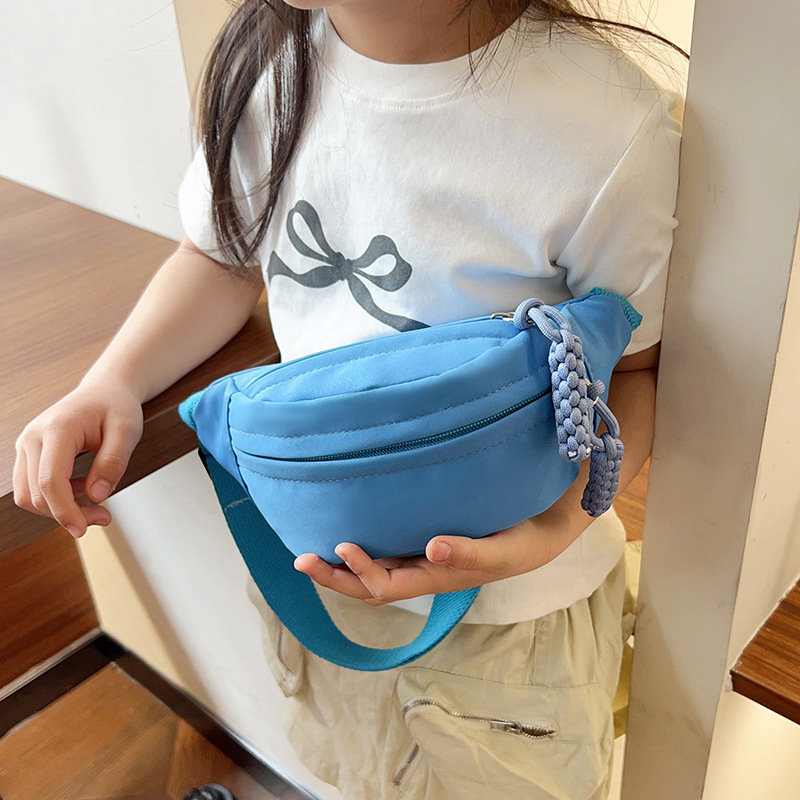 Lindo bolso de pecho de moda de color sólido para niños nuevo 2024 textura de estilo occidental gran capacidad snack bandolera con bolso de pecho