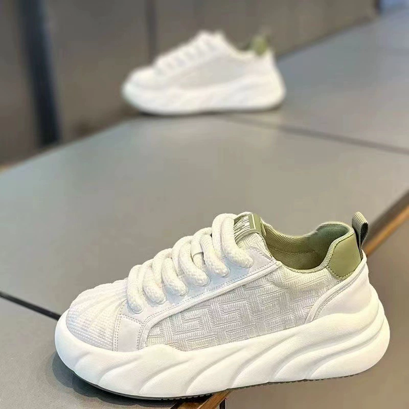 Кроссовки мужская осень 2024 новая дышащая спортивная повседневная обувь молодежная толстая подошва, дикая маленькая белая мужская обувь