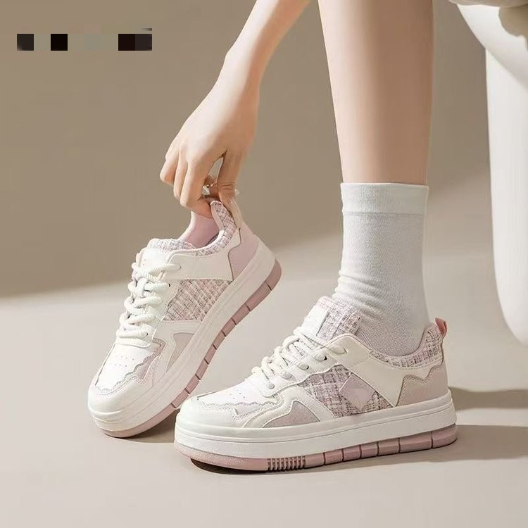 Zapatos de skate de viento de calidad para mujeres 2026 nuevos zapatos de verano de alto valor para estudiantes casuales con suela gruesa zapatos blancos