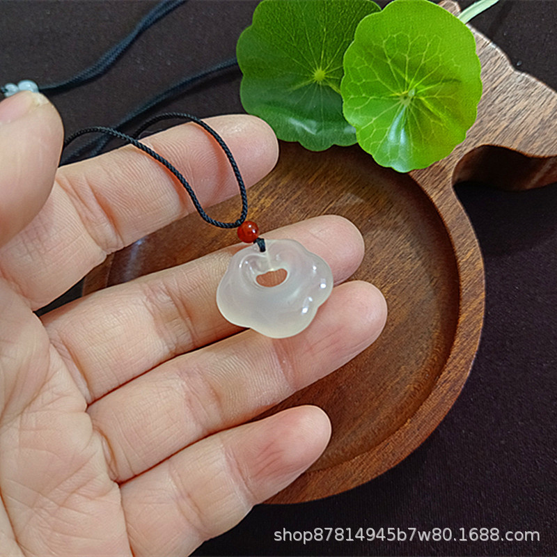 흰색 칼세도니 작은 구름 자물쇠(로프 포함)(19*22mm)