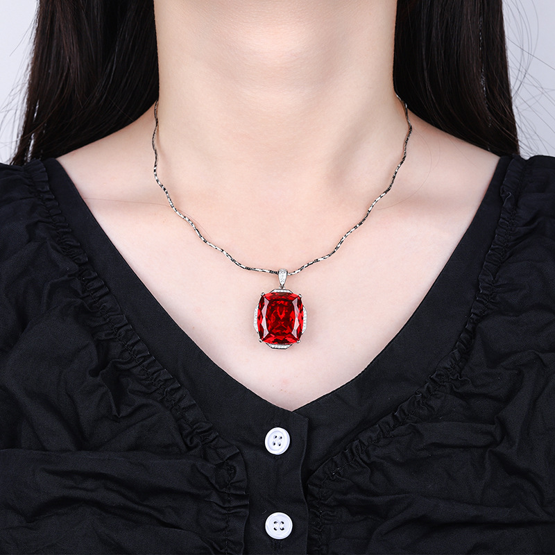 2024 nuevo estilo Zhuang Shengsheng joyería fondo de cobre chapado en oro simulación color tesoro gordo rectangular 20*23 collar colgante de moda