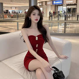 气质御姐范红色一字肩抹胸连衣裙女轻奢富家千金感收腰显瘦包臀裙