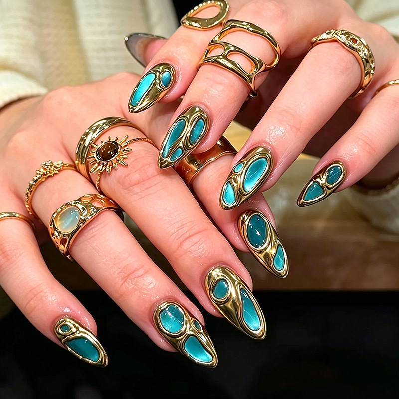 30 pieces of Qinghu gold-plated wave-patterned nail tips, featuring three-dimensional metal lines, almond-shaped finished nail tips, and artificial nails, available for wholesale 30 pieces of Qinghu gold-plated wave-patterned nail tips, featuring three-dimensional metal lines, almond-shaped finished nail tips, and artificial nails, available for wholesale