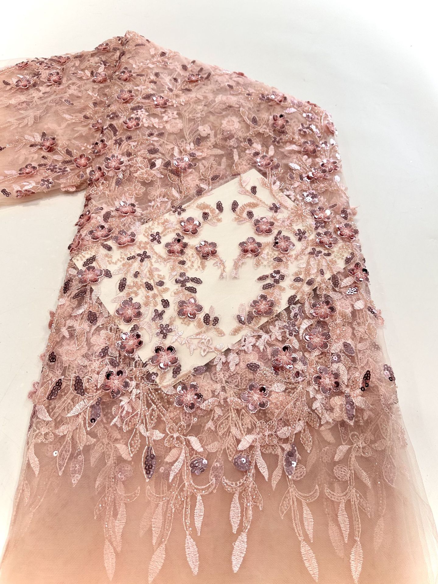 Vestido de boda transfronterizo de encaje tubo de bordado de cuentas esquinilla tridimensional tela de bordado de lace de novia 3D