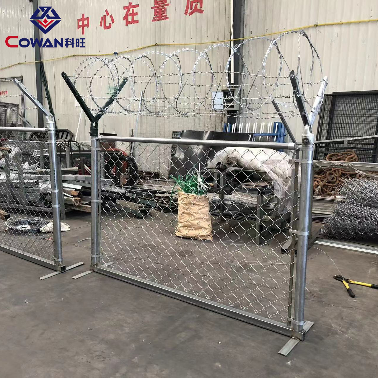 Exportación a América del Norte Accesorios para cercas de Oriente Medio Accesorios para redes de eslabones de cadena Tarjeta de conexión Cerradura de resorte Cerradura de forma especial Eje de puerta de cerca