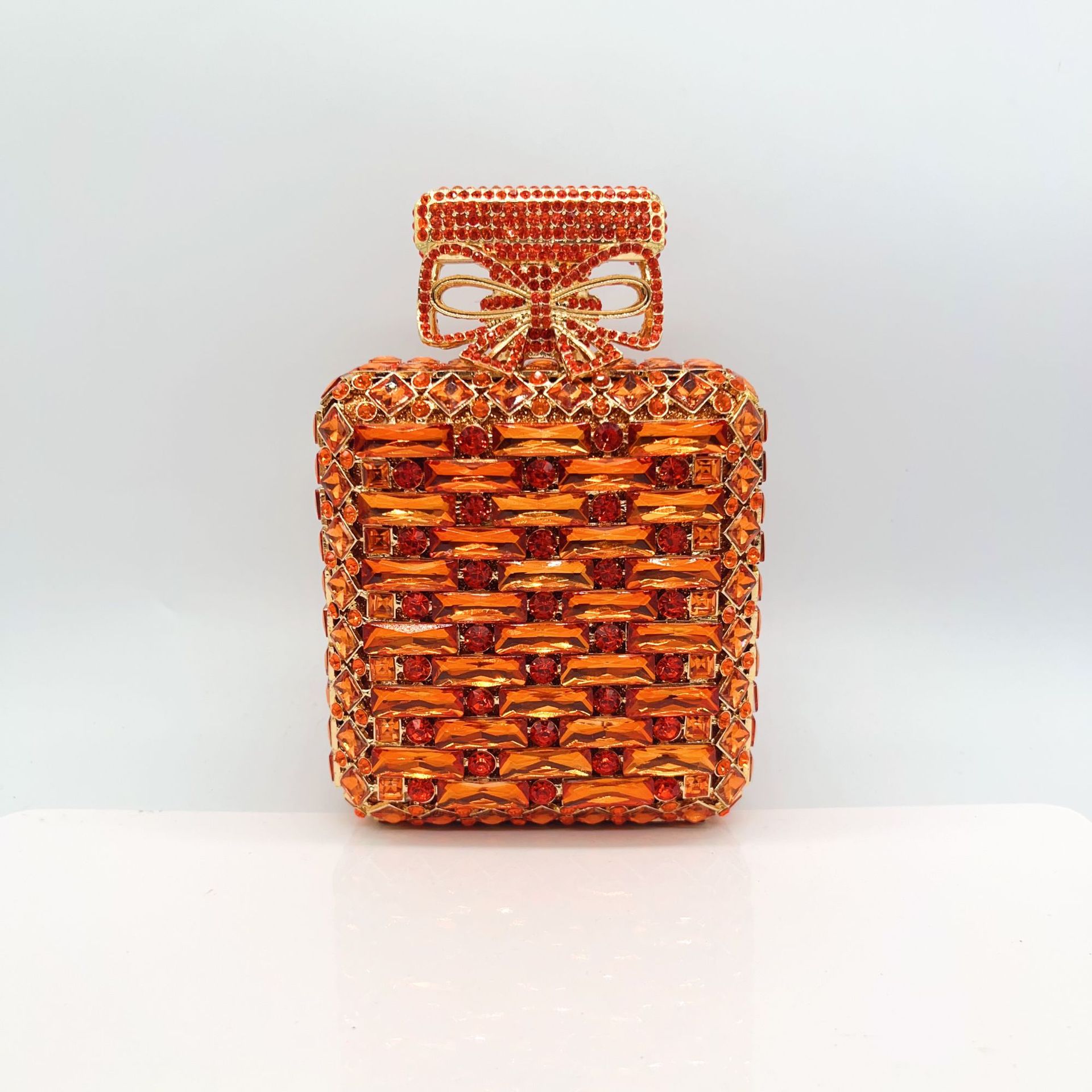 Transfronterizos nueva botella de perfume cuadrada con diamantes bolsas de cena europeas y americanas bolsas de mano de diamantes clutch nuevo oro blanco