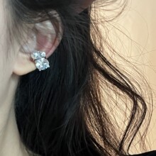 С���߼����p�ݳ��W�����ʯ���ǊA�䵭�L�o�������AŮ