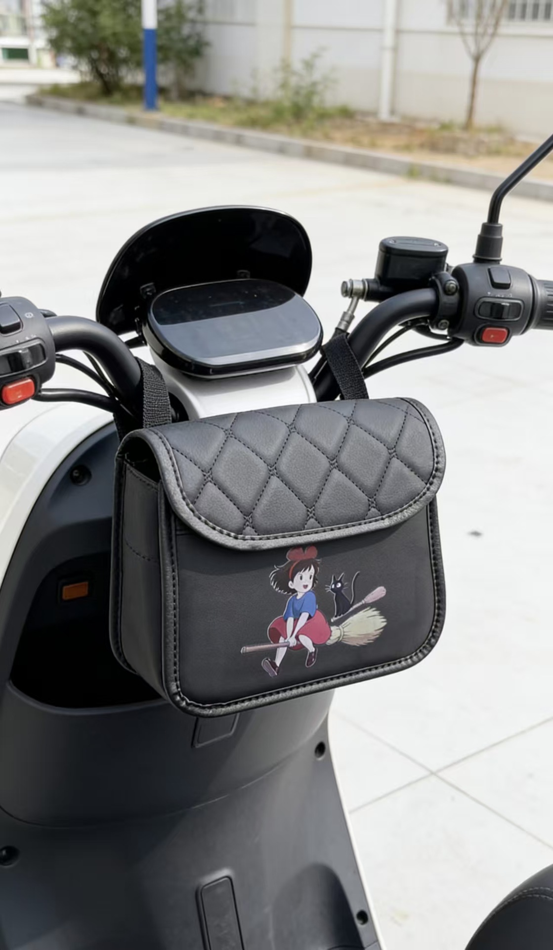Bolsa de almacenamiento colgante delantera del vehículo de batería para almacenar artefactos de la bicicleta eléctrica nueva bolsa de almacenamiento impermeable a prueba de agua, protección solar y resistencia al desgaste