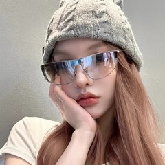 Jennie同タイプの連体y 2k水銀色のサングラスの女性タイプの潮の周囲の顔は顔の小さい高級感のサングラスを現します。