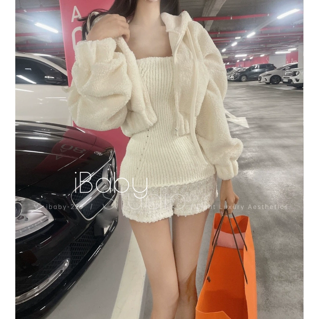 Свитер куртка женский 2025 осень с капюшоном прямая молния с длинными рукавами плюшевая короткая куртка теплая свитер осенняя и зимняя одежда