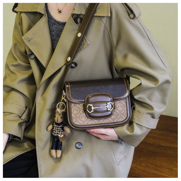 Borsa da sella retrò moda temperamento stile tutto-fiammifero 2023 inverno nuova borsa da donna a tracolla bBag Borsa da donna_voghion.com