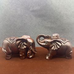 黒檀の木の彫刻の象の置物は金を募集します。