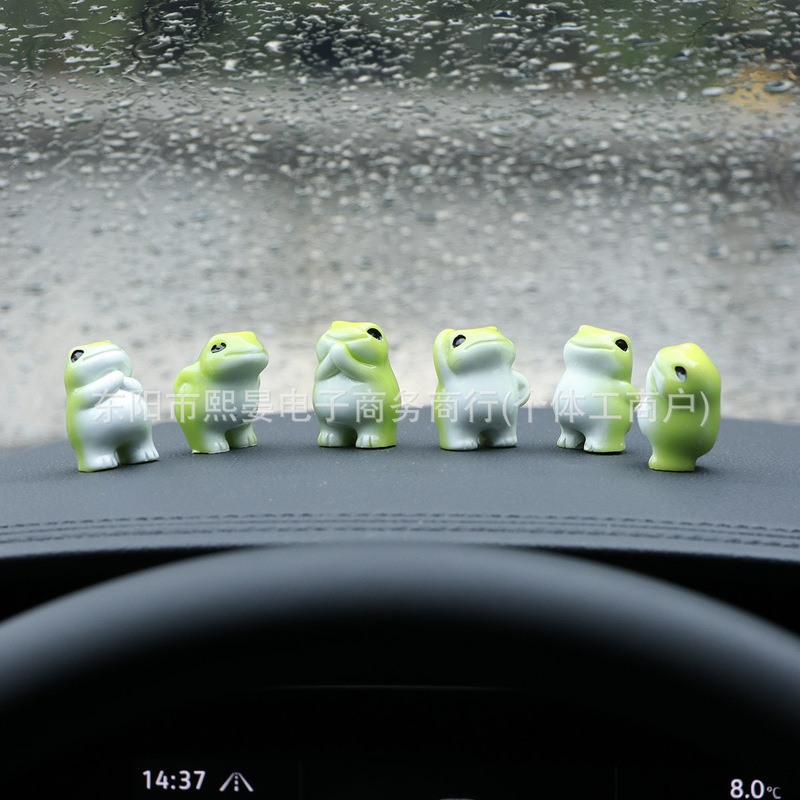 Cute Cartoon Frog Micro-Landscape Creative Figurine Accessories Resin Crafts Car Desktop Small Ornaments for the Car Interior Cute Cartoon Frog Micro-Landscape Creative Figurine Accessories Resin Crafts Car Desktop Small Ornaments for the Car Interior