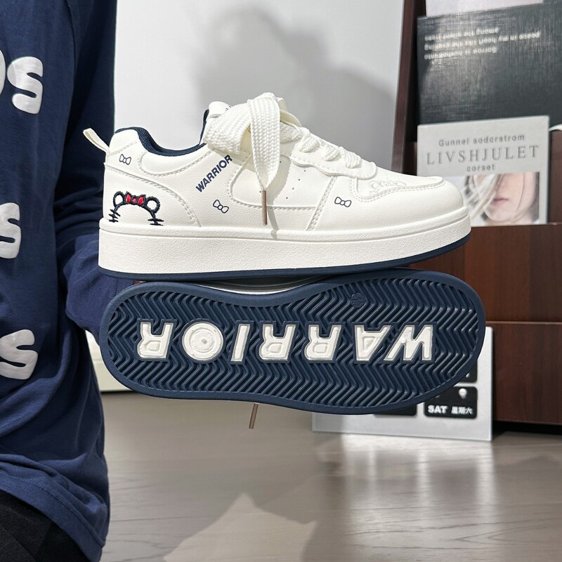 Warrior Women's Shoes Hong Kong Style Original Cartoon Bread Shoes 2026 Spring New Versatile Sports Sneakers Casual White Shoes