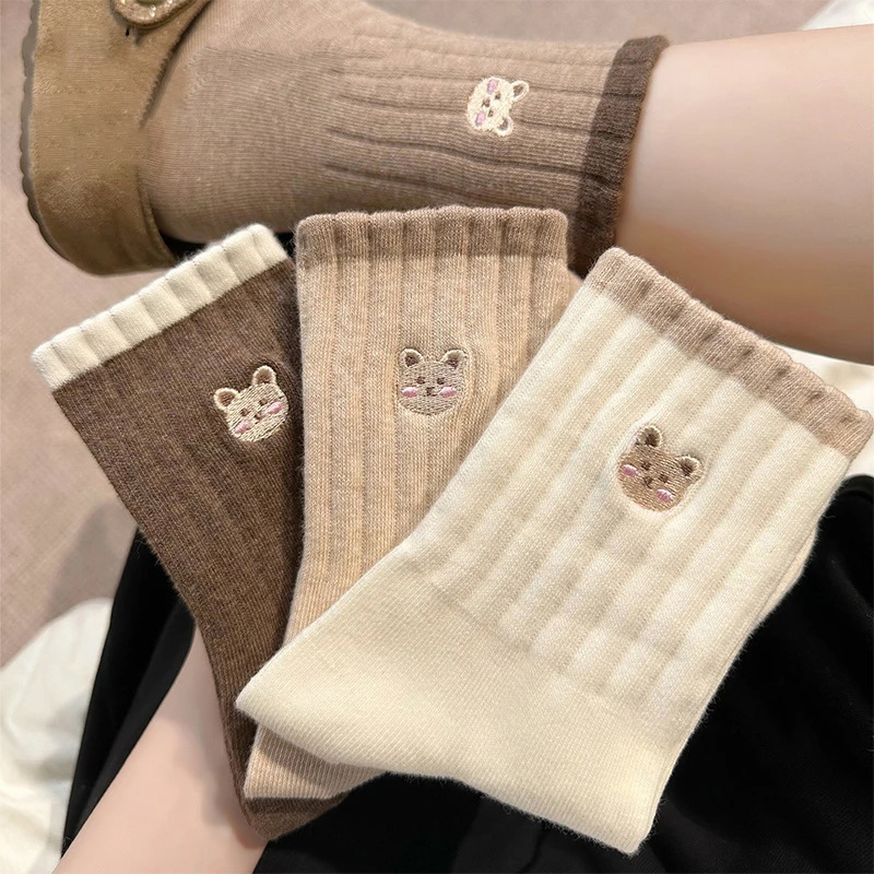 Cute Bear Socks for Women, Spring and Autumn Style, Mid-Calf Cotton Socks, Cartoon Sports Style, Milky White, Mid-Waist, Autumn and Winter, Fresh and Simple Cute Bear Socks for Women, Spring and Autumn Style, Mid-Calf Cotton Socks, Cartoon Sports Style, Milky White, Mid-Waist, Autumn and Winter, Fresh and Simple