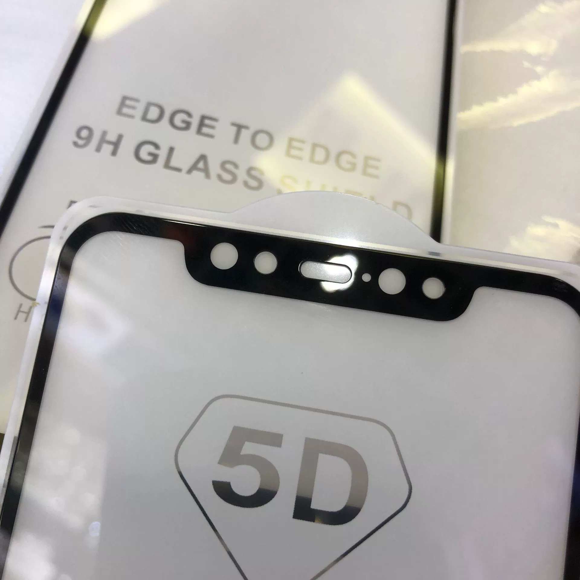 Подходит для Samsung J8+/A8s/A6S/J2Pro/A9 2019. Настоящая двухслойная шелкография. Высококачественная полноэкранная закаленная пленка J7.