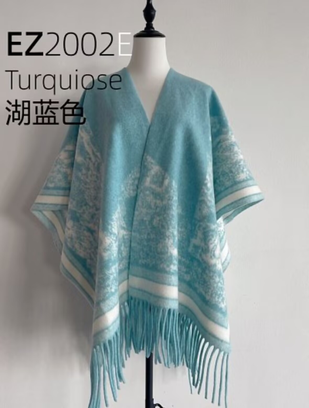 Tinta pintura chal decoración turística con una capa retrógrada larga con una capa de bordas con una camiseta con un chal