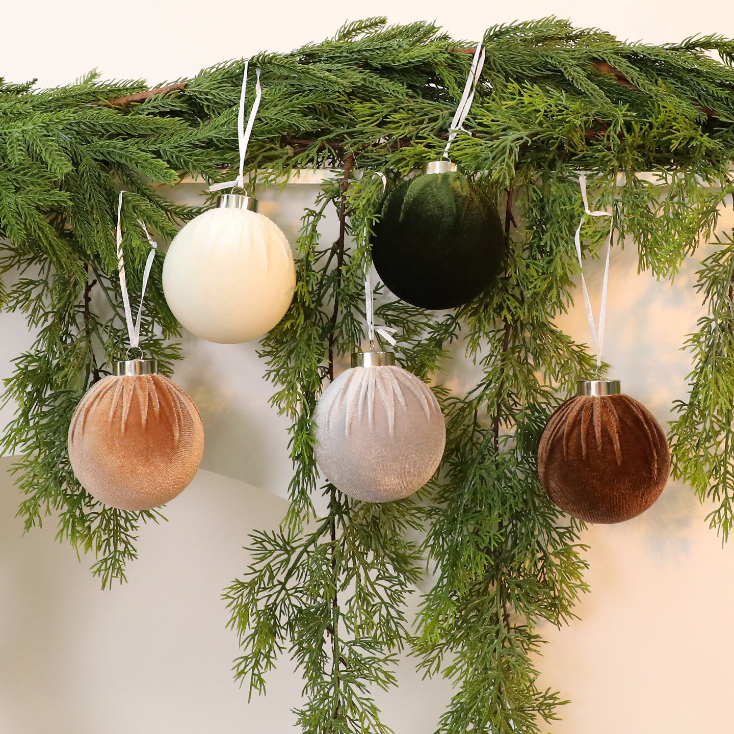 Amazon explosión 8cm / 15PCS bola de tela decoración de Navidad decoración de Navidad colgante al por mayor
