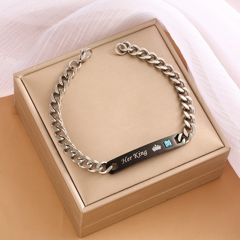 Pulsera de trébol de acero titanium vendedora caliente transfronteriza europea y americana con incrustaciones de concha pulsera colgante pulsera de diseño avanzado sin desvanecimiento al por mayor