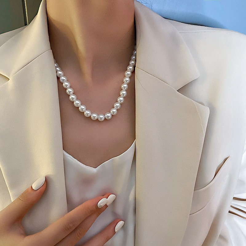 Collar de perlas con lazo de flor con cuentas francesas Elegante cadena de clavícula con sentido de alta gama retro ligero decoración de lujo femenino