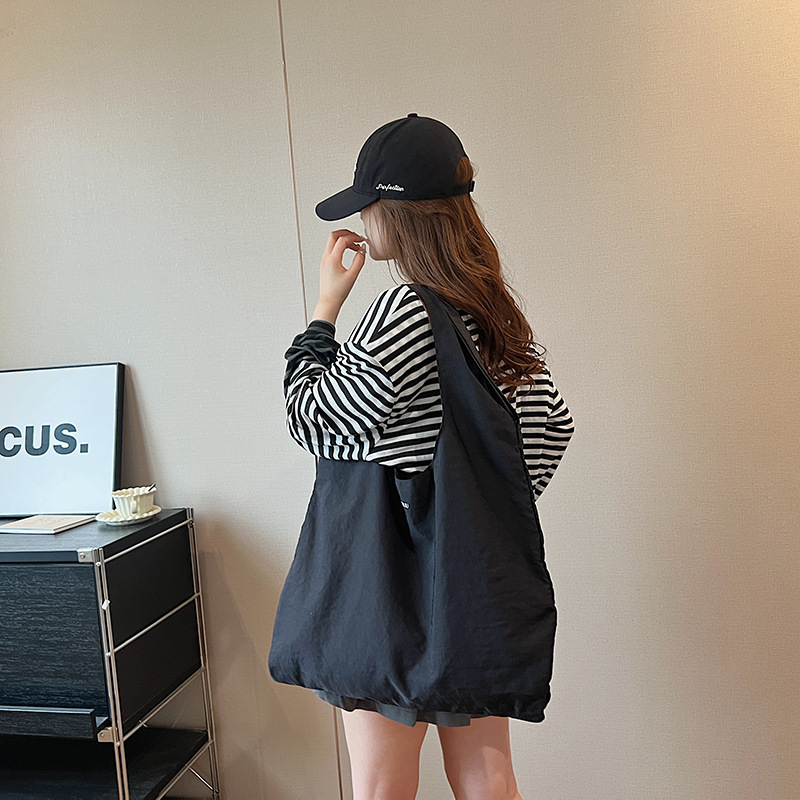 Japanese nylon capacious one-shoulder bag
